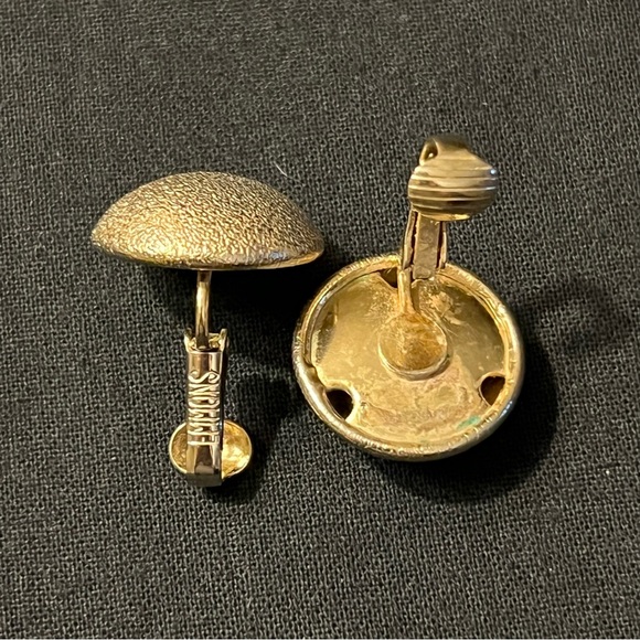 Vintage Emmons Dome Earrings - Picture 9 of 10